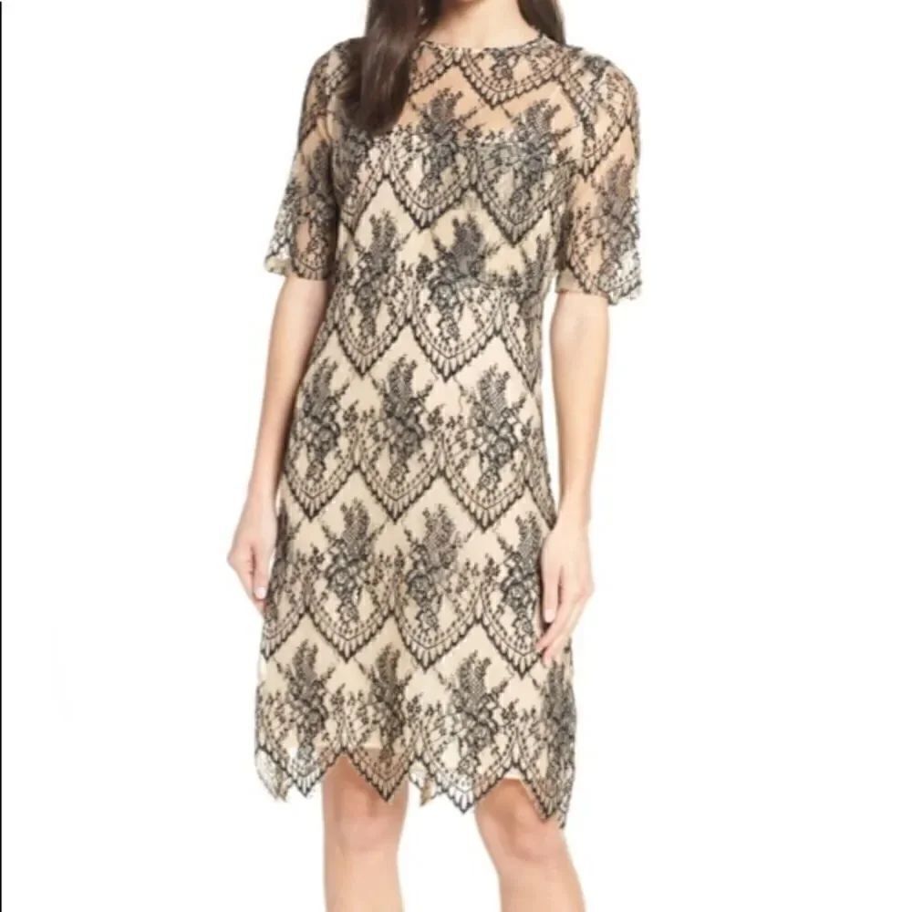 CAARA SCALLOPED LACE SHEATH DRESS